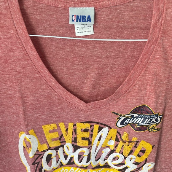Cleveland Cavaliers Women’s Shirt - Picture 2 of 3